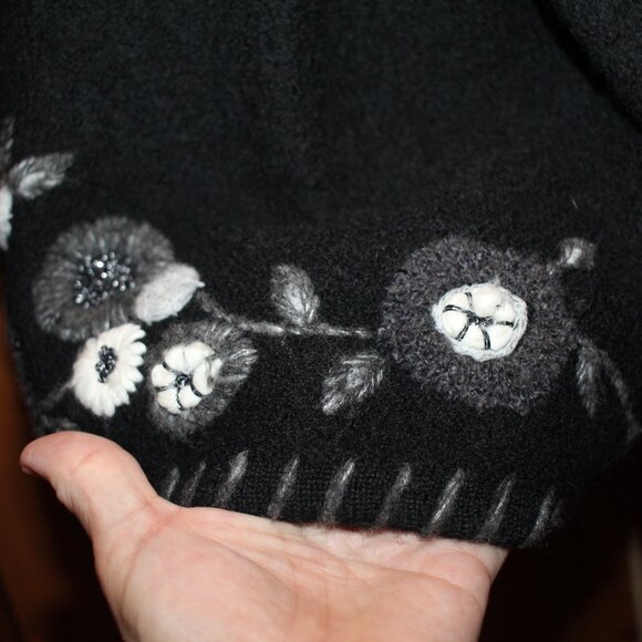 Sarah Spencer Woman 100% Wool Cardigan with Yarn Embellishment Plus 3X - Picture 8 of 11